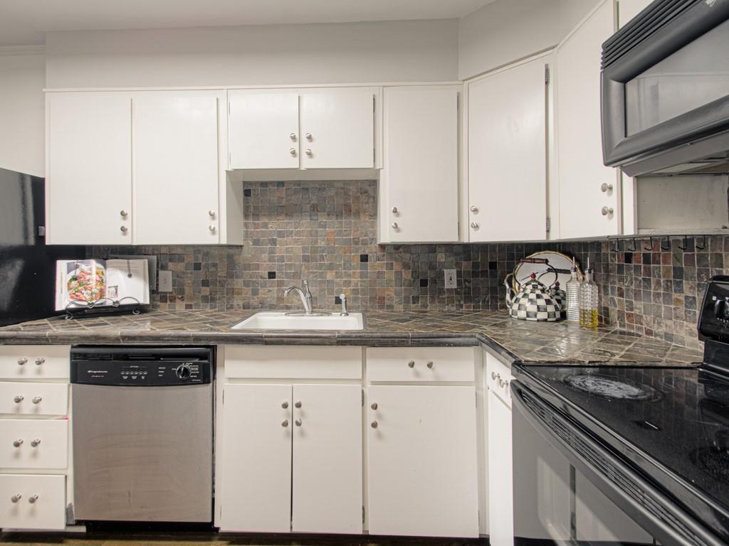 4545 Wornall Road, Unit 208 Kansas City, MO 64111 - Photo 9 of 37