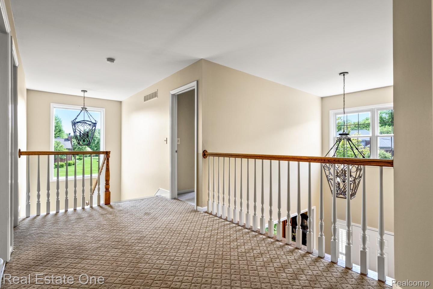 4511 Boxwood Court Rochester, MI 48306 - Photo 38 of 52 DSC04497.jpg