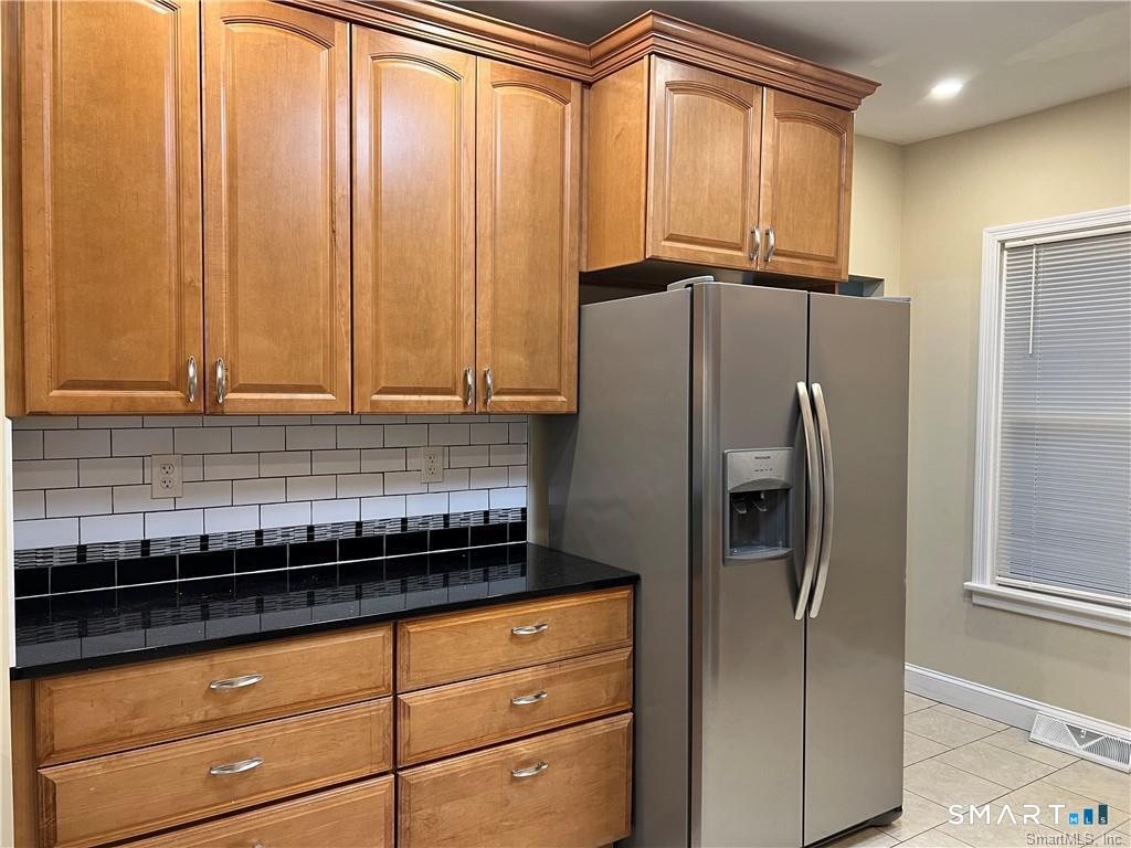41-45 Wade Street Bridgeport, CT 06604 - Photo 7 of 40