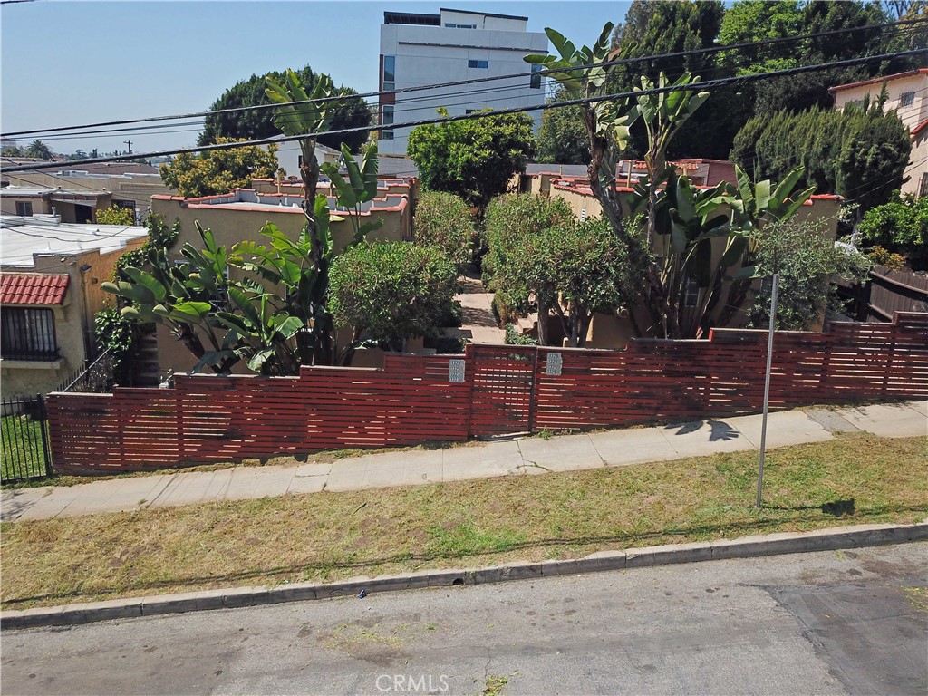 1325 1/2 Douglas Street Los Angeles, CA 90026 - Photo 11 of 23 a view of a yard