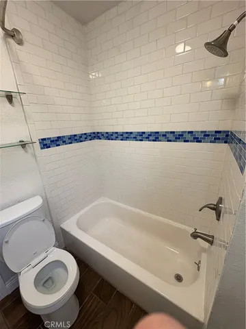 $1,950 | 1325 1/2 Douglas Street, Los Angeles, CA 90026