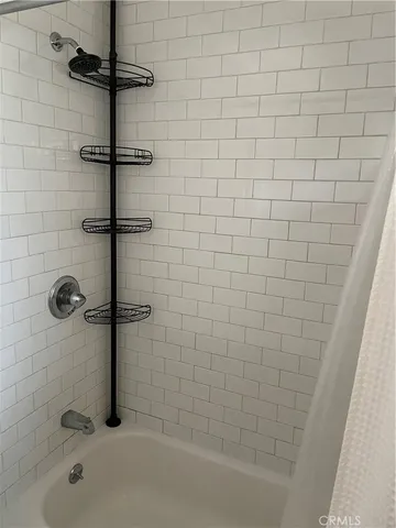 $1,950 | 1325 1/2 Douglas Street, Los Angeles, CA 90026