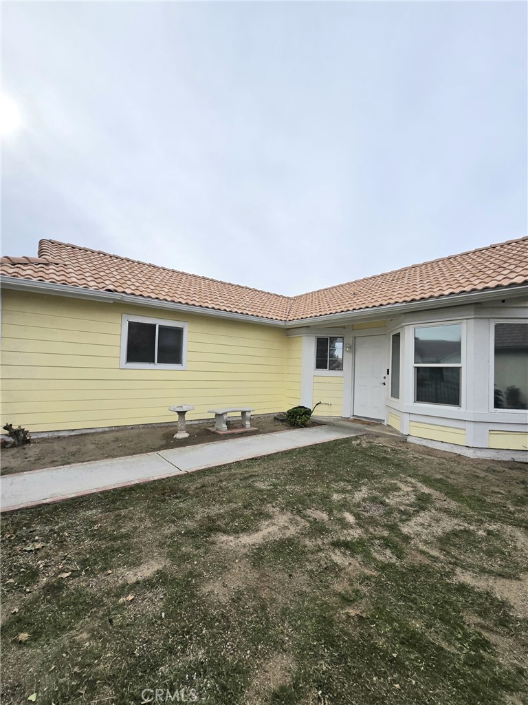 36839 Goldenview Way Palmdale, CA 93552 - Photo 2 of 20