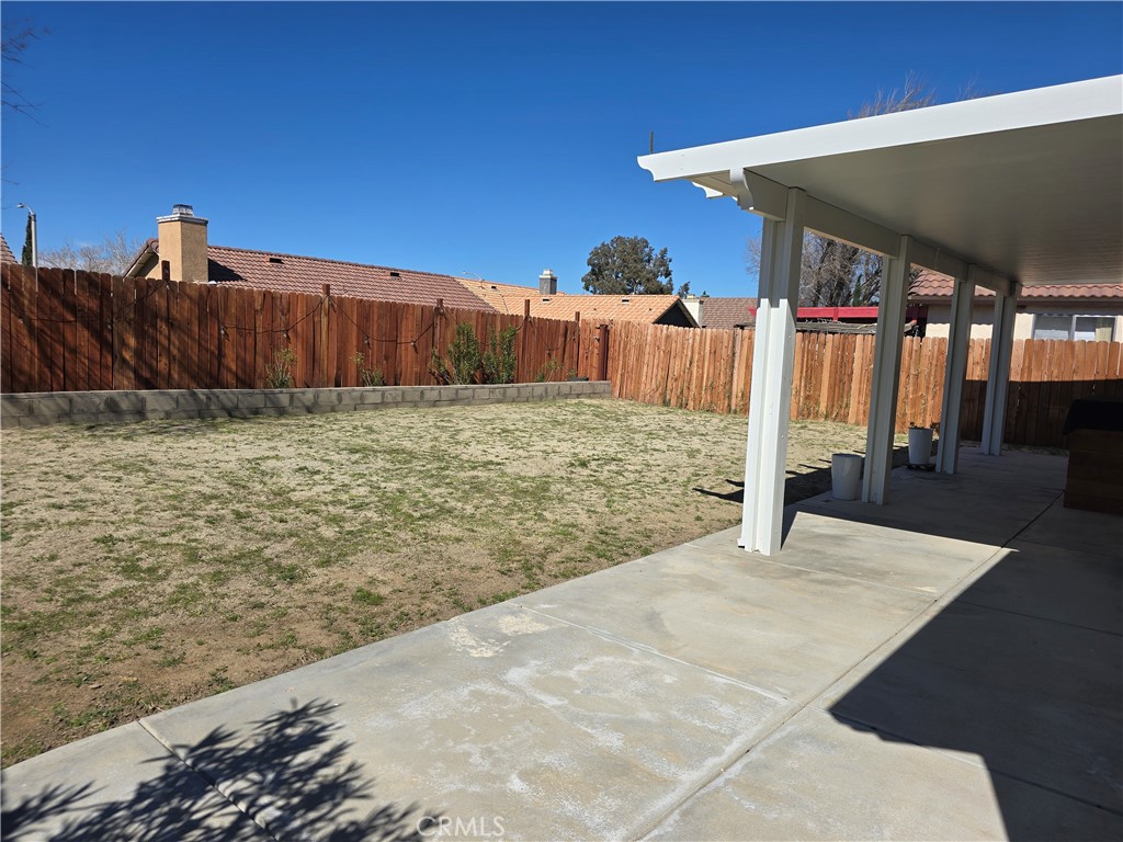 36839 Goldenview Way Palmdale, CA 93552 - Photo 3 of 20 a view of a backyard