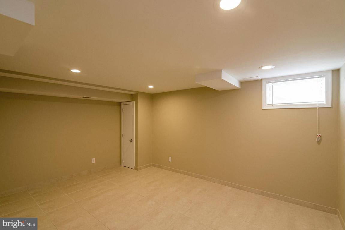 718 Middlesex Road Baltimore, MD 21221 - Photo 24 of 30 a view of an empty room