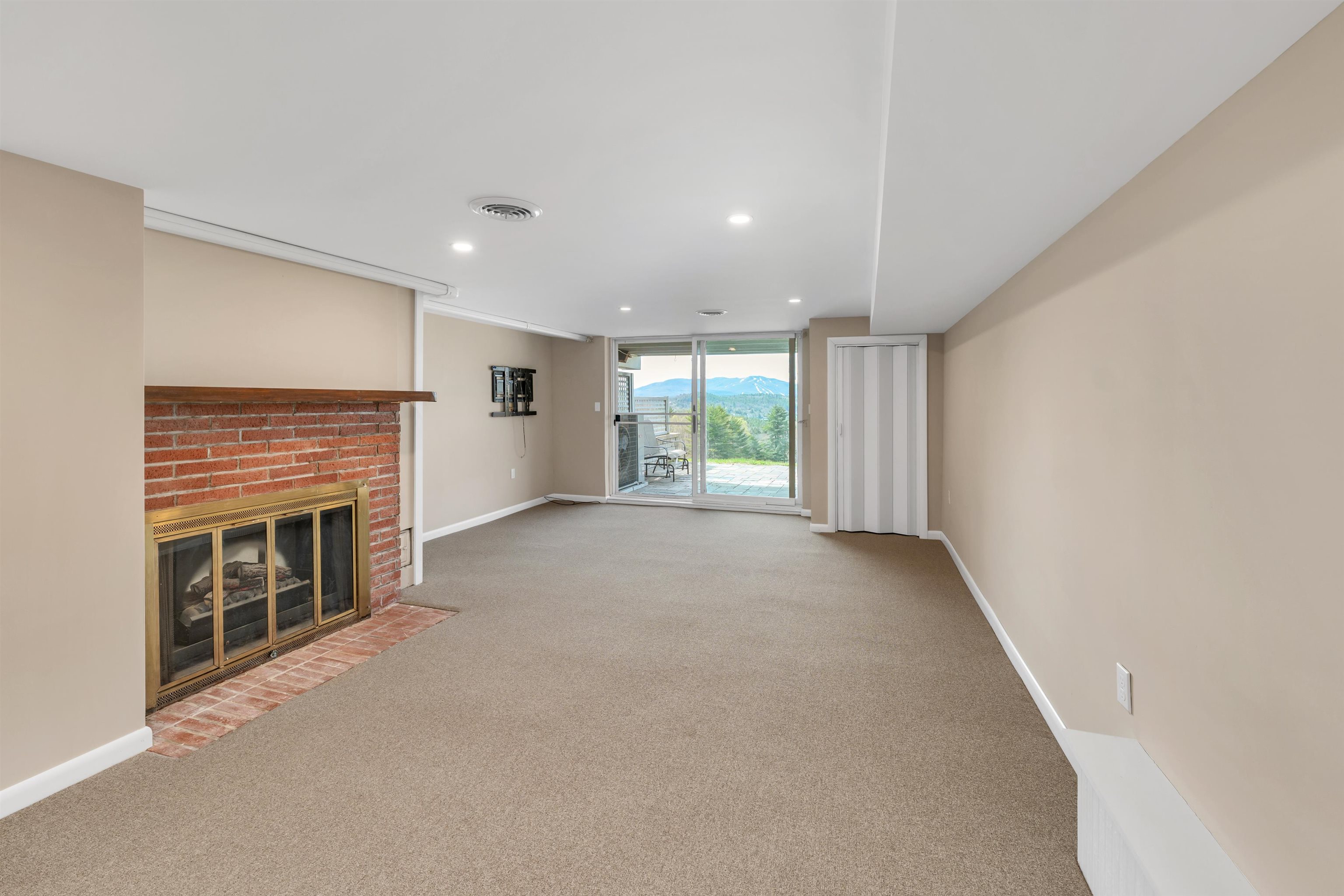 76 Tonset Slope Sunapee, NH 03782 - Photo 19 of 48