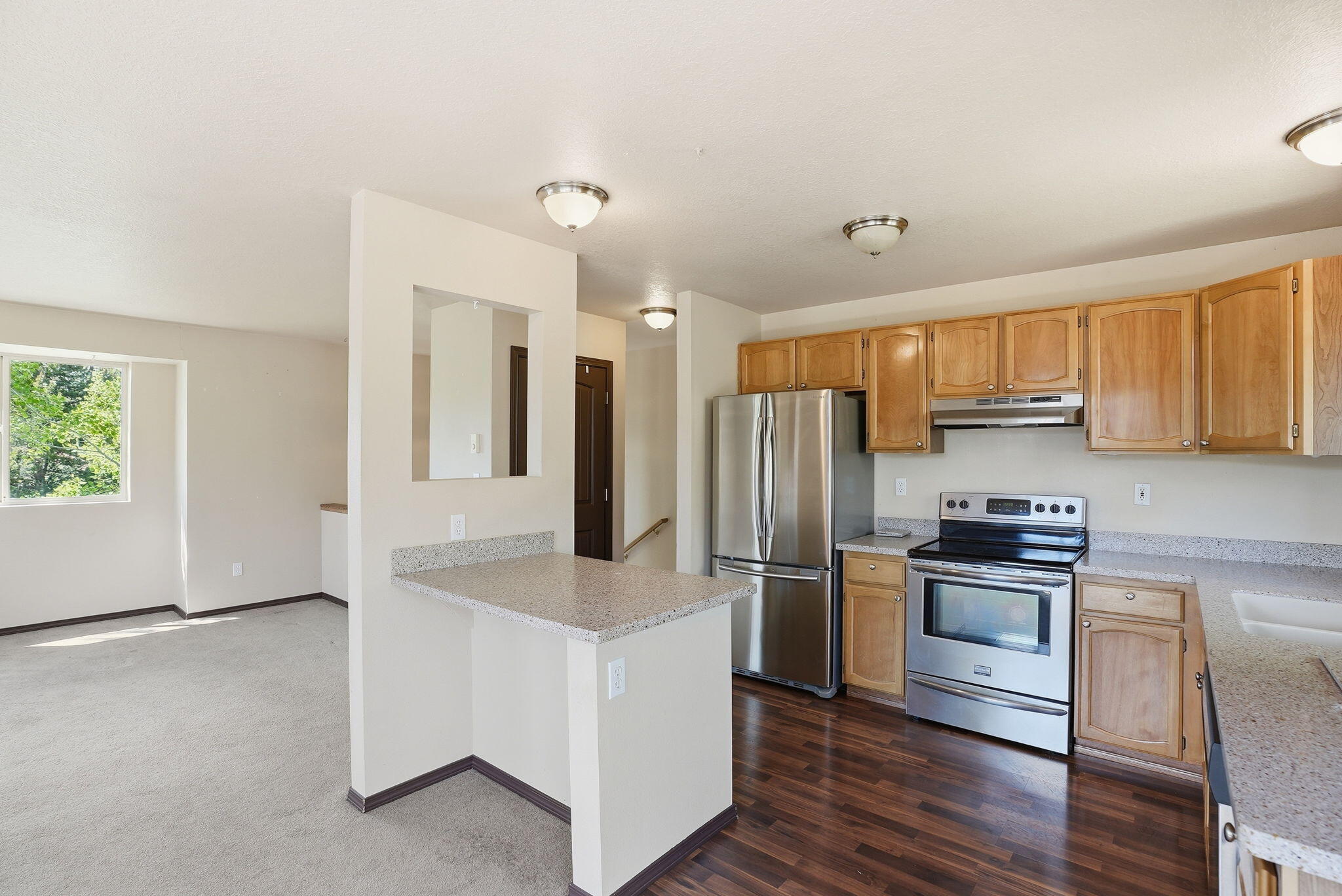 220 North Rope Place Sisters, OR 97759 - Photo 11 of 28 kitchen_1