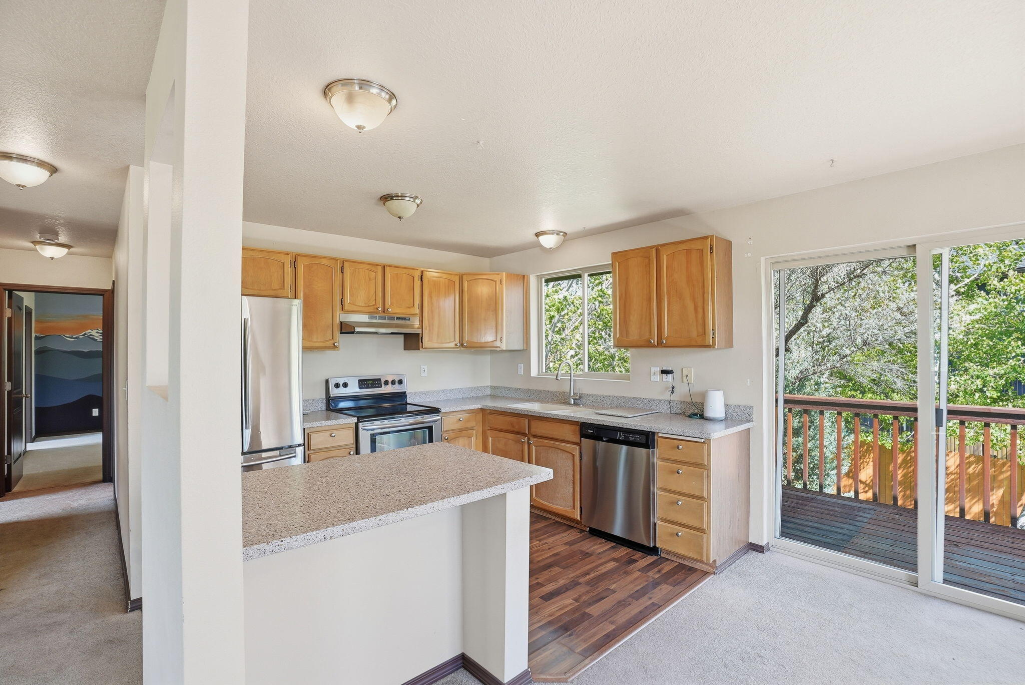 220 North Rope Place Sisters, OR 97759 - Photo 12 of 28 kitchen_2