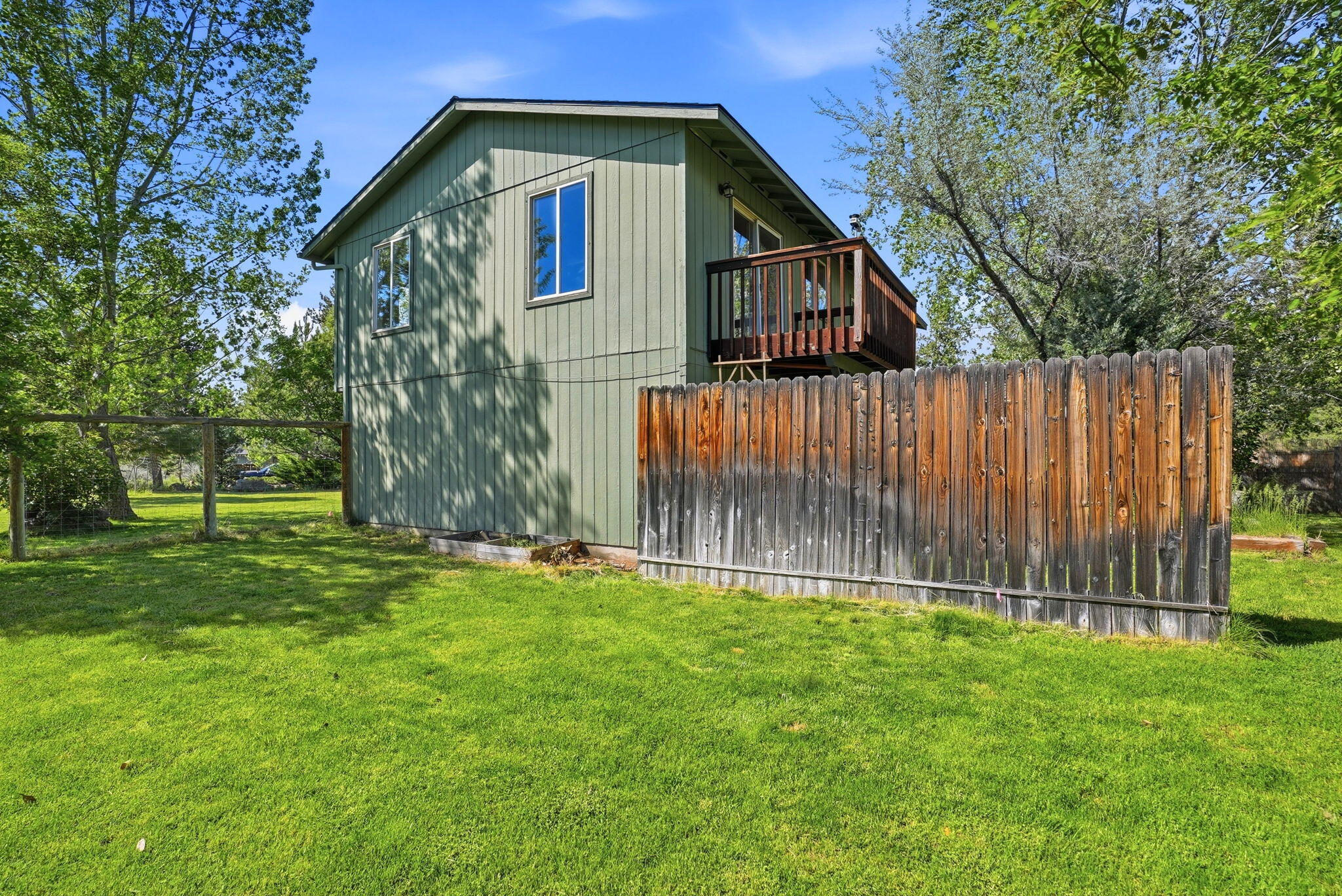 220 North Rope Place Sisters, OR 97759 - Photo 19 of 28 33-web-or-mls-Riley_Visuals_045
