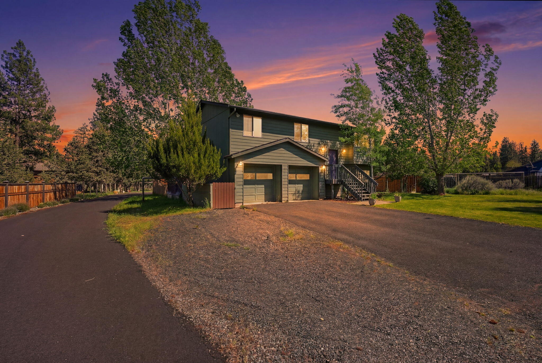 220 North Rope Place Sisters, OR 97759 - Photo 2 of 28 driveway