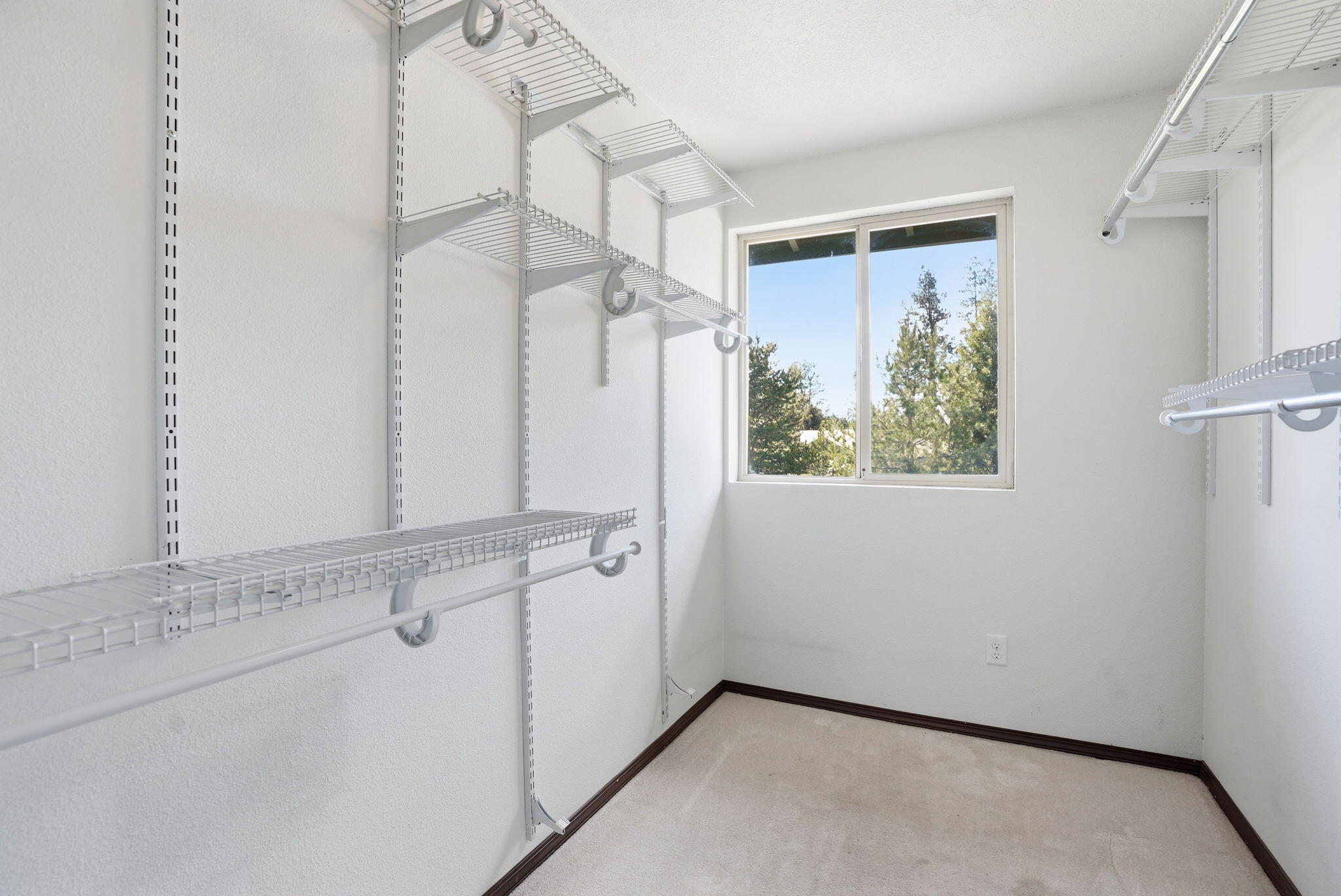 220 North Rope Place Sisters, OR 97759 - Photo 8 of 28 closet