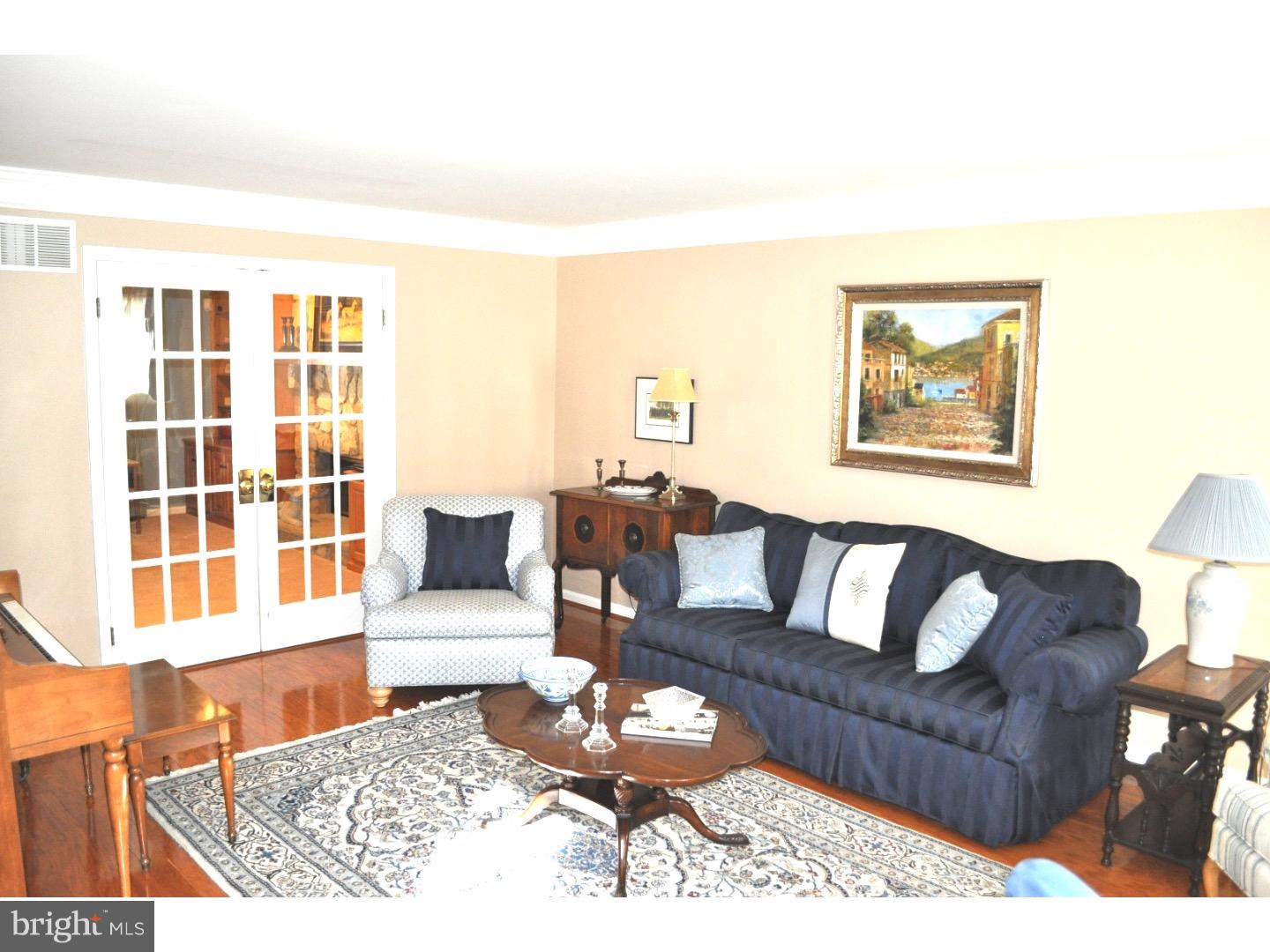 837 Redgate Road Dresher, PA 19025 - Photo 3 of 24 Living Room