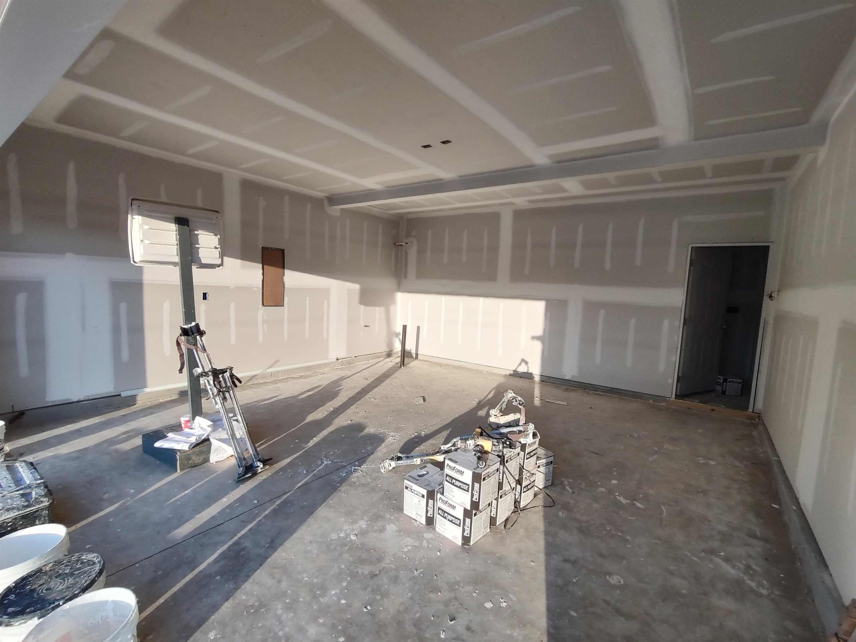 18 Cliffview Drive Garner, NC 27529 - Photo 2 of 26 a very nice looking room with a large window