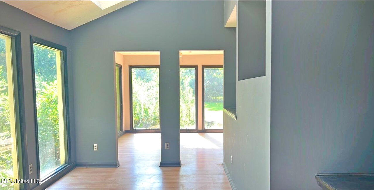 806 Colonial Circle Jackson, MS 39211 - Photo 4 of 20 Photo 12