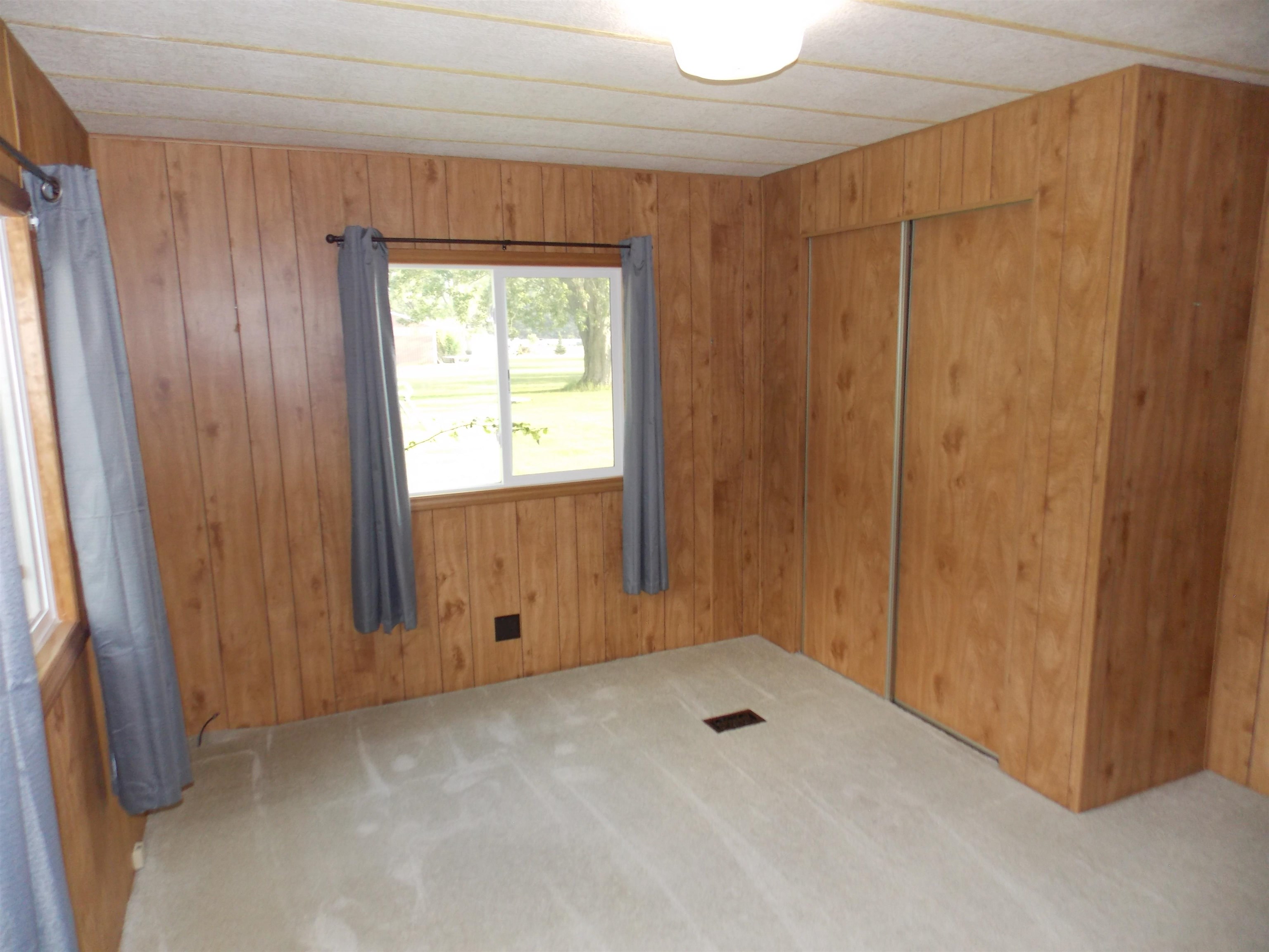 8571 North Seymour Road Flushing, MI 48433 - Photo 14 of 27