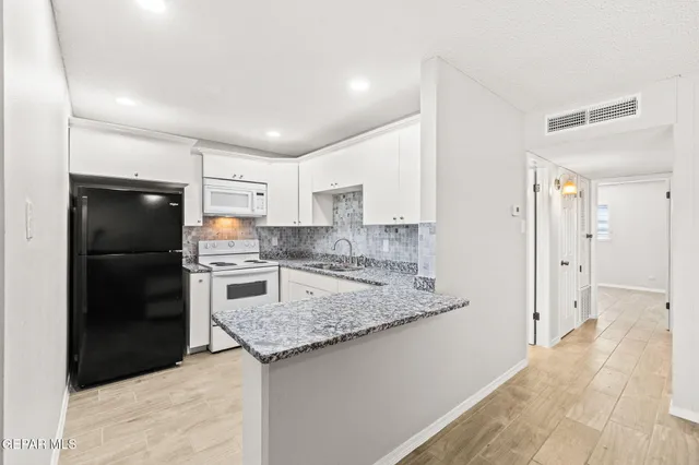 $975 | 6400 Edgemere Boulevard, Unit 11, El Paso, TX 79925