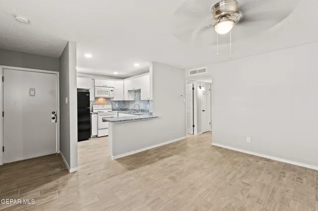 $975 | 6400 Edgemere Boulevard, Unit 11, El Paso, TX 79925