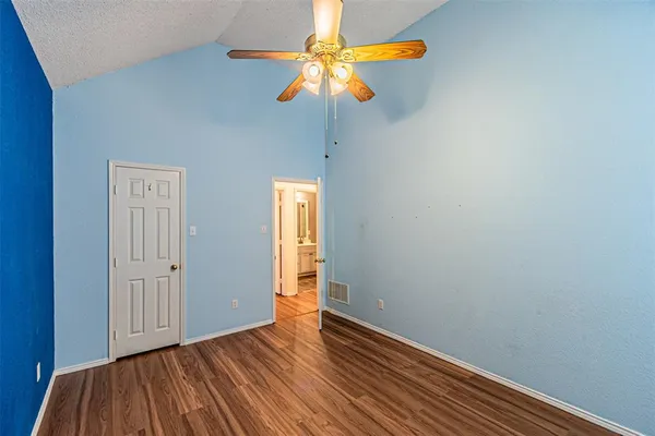 a view of empty room with window