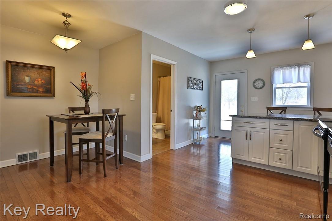 10560 Exeter Road Carleton, MI 48117 - Photo 8 of 20 2B8A3009.jpg