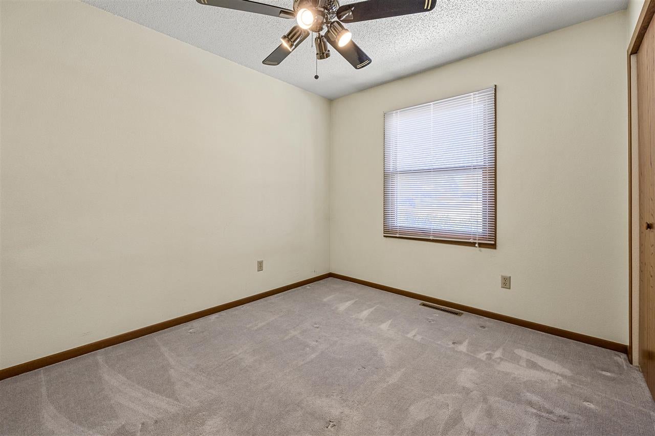 201 West Kimberly Road Lone Tree, IA 52755 - Photo 15 of 21 Gallery Image 15