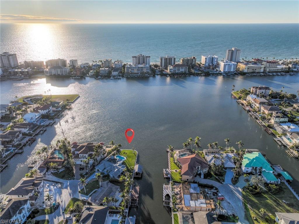 369 Pine Avenue Naples, FL 34108 - Photo 11 of 25