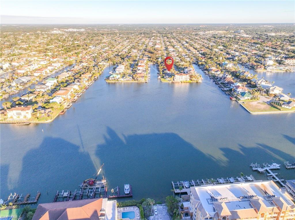 369 Pine Avenue Naples, FL 34108 - Photo 16 of 25