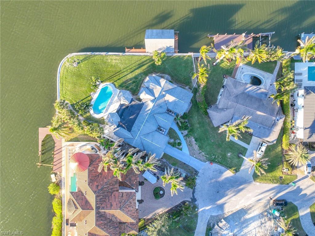 369 Pine Avenue Naples, FL 34108 - Photo 2 of 25