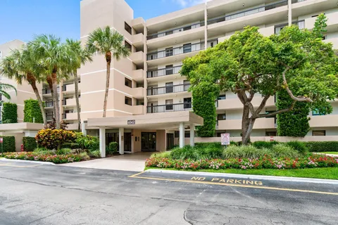 $349,000 | 6562 Boca Del Mar Drive, Unit 527, Boca Raton, FL 33433