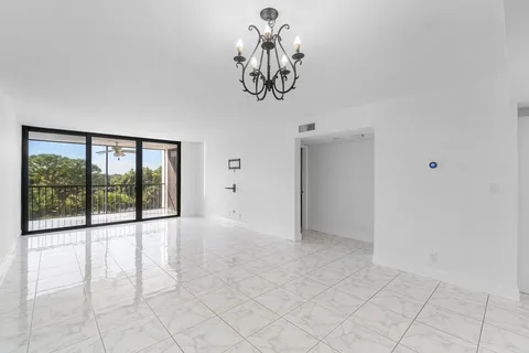 $349,000 | 6562 Boca Del Mar Drive, Unit 527, Boca Raton, FL 33433