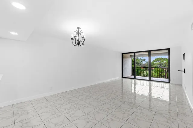 $349,000 | 6562 Boca Del Mar Drive, Unit 527, Boca Raton, FL 33433