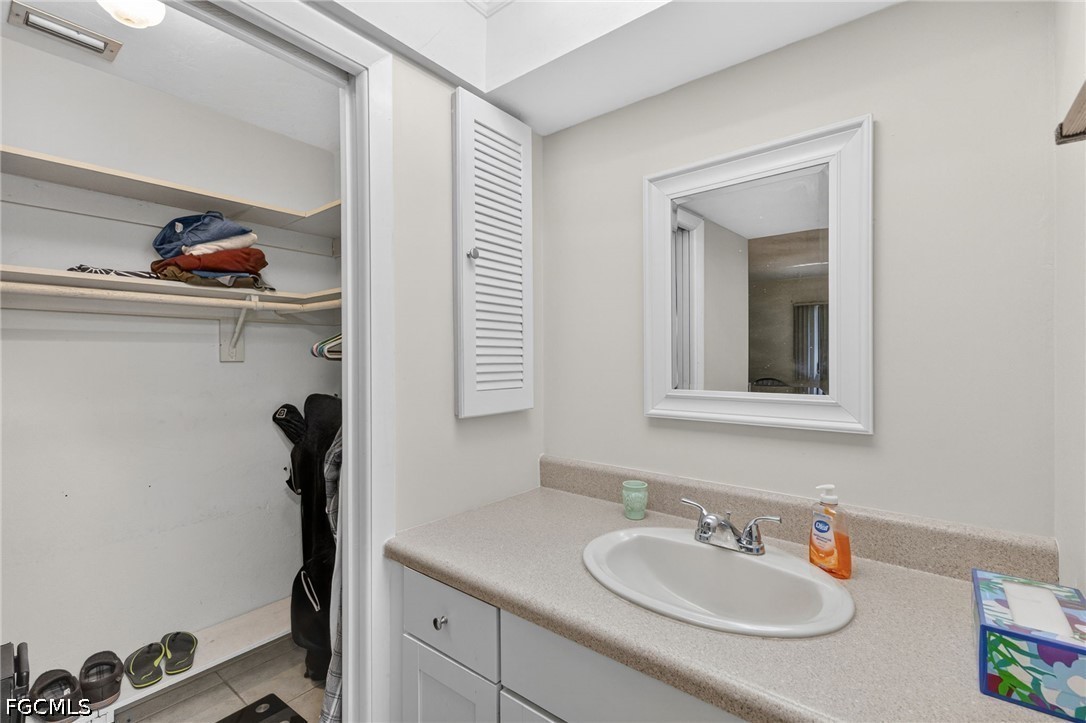 2132 Southwest 14th Place Cape Coral, FL 33991 - Photo 23 of 35