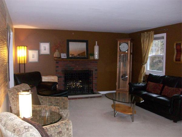 15 Bridle Road Bridgewater, MA 02324 - Photo 4 of 27