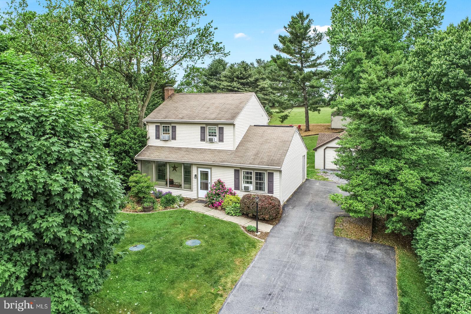 319 Terrace Road Mount Joy, PA 17552 - Photo 2 of 41