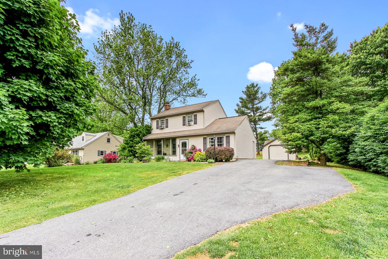 319 Terrace Road Mount Joy, PA 17552 - Photo 3 of 41