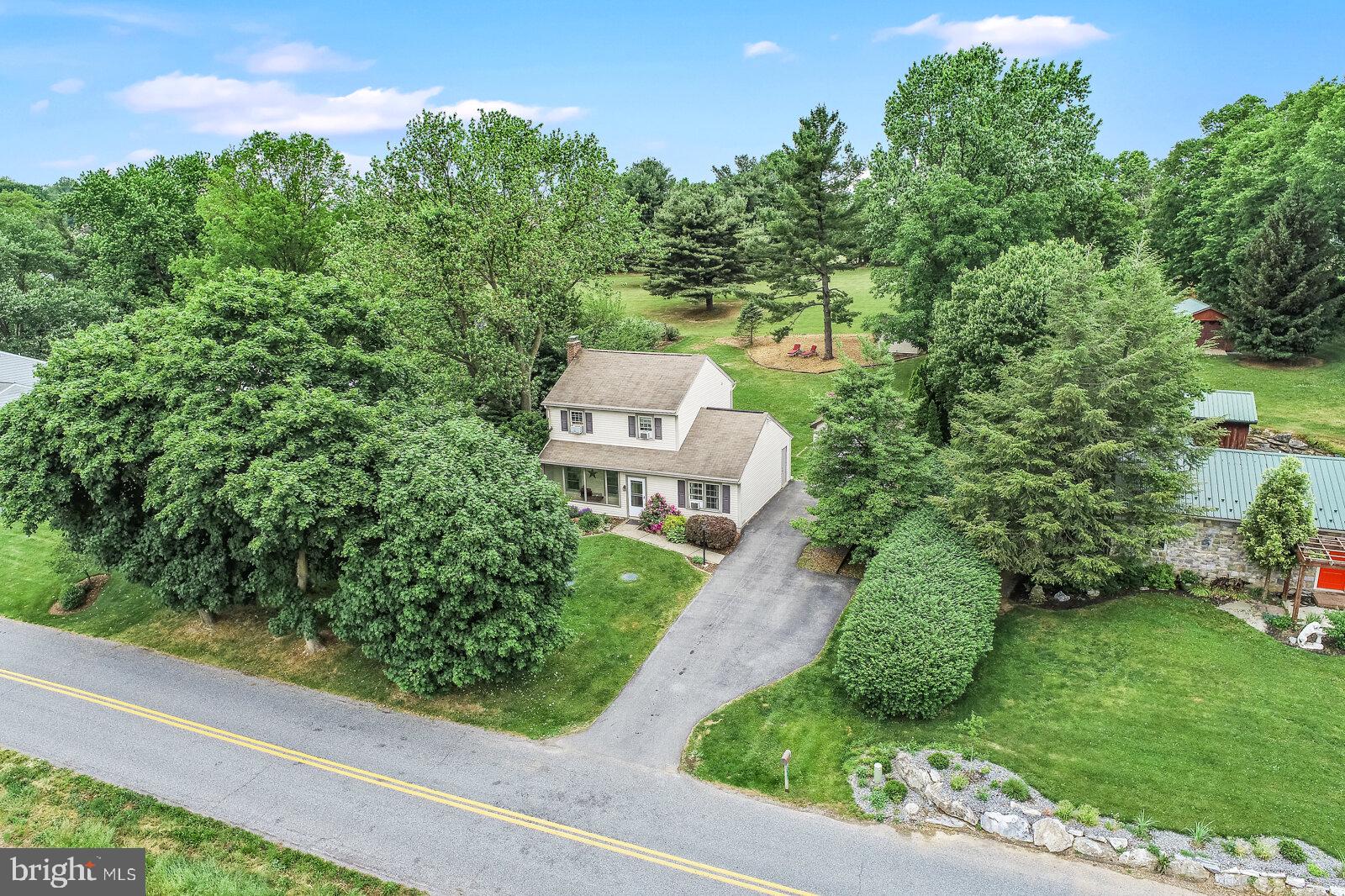 319 Terrace Road Mount Joy, PA 17552 - Photo 4 of 41