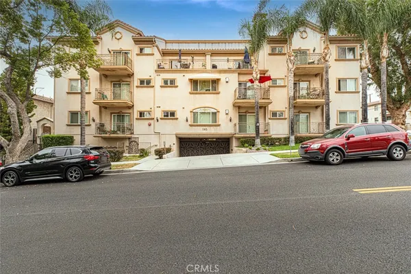 $1,050,000 | 565 East San Jose Avenue, Unit PH1, Burbank, CA 91501