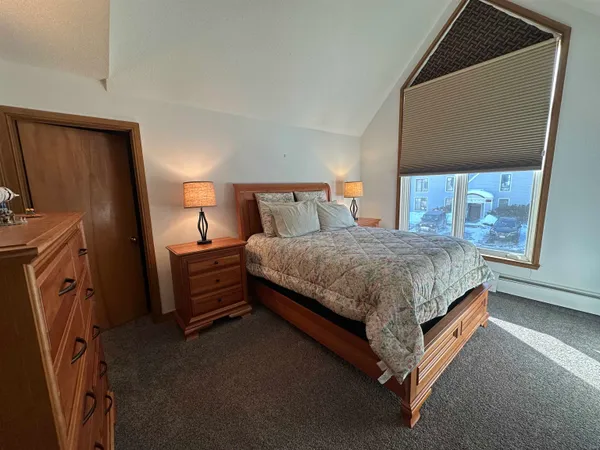 $489,000 | 4 Northbrook Village Road, Unit B33, West Dover, VT 05356