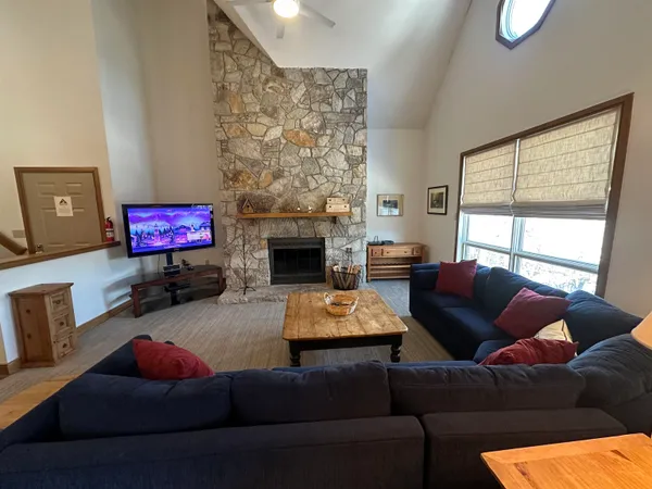 $489,000 | 4 Northbrook Village Road, Unit B33, West Dover, VT 05356