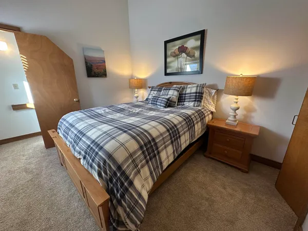$489,000 | 4 Northbrook Village Road, Unit B33, West Dover, VT 05356