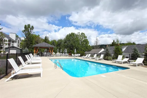 $489,000 | 4 Northbrook Village Road, Unit B33, West Dover, VT 05356