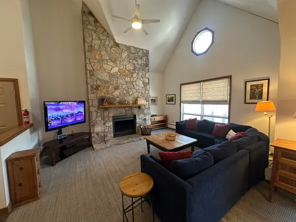 $489,000 | 4 Northbrook Village Road, Unit B33, West Dover, VT 05356