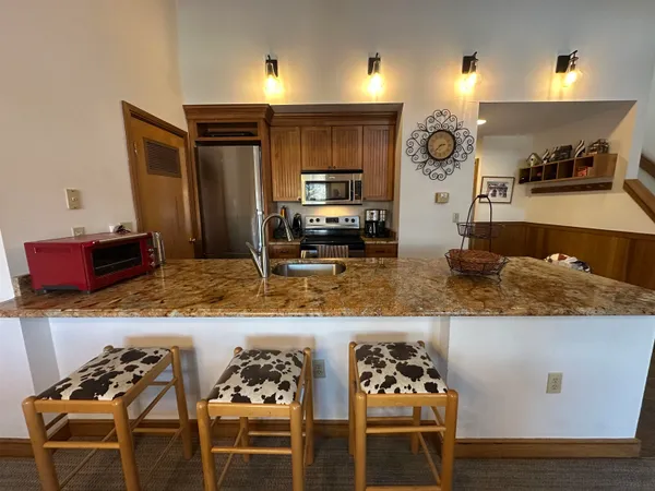 $489,000 | 4 Northbrook Village Road, Unit B33, West Dover, VT 05356