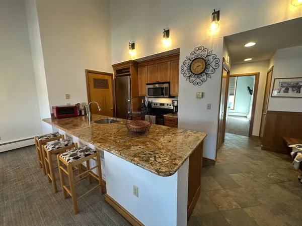 $489,000 | 4 Northbrook Village Road, Unit B33, West Dover, VT 05356