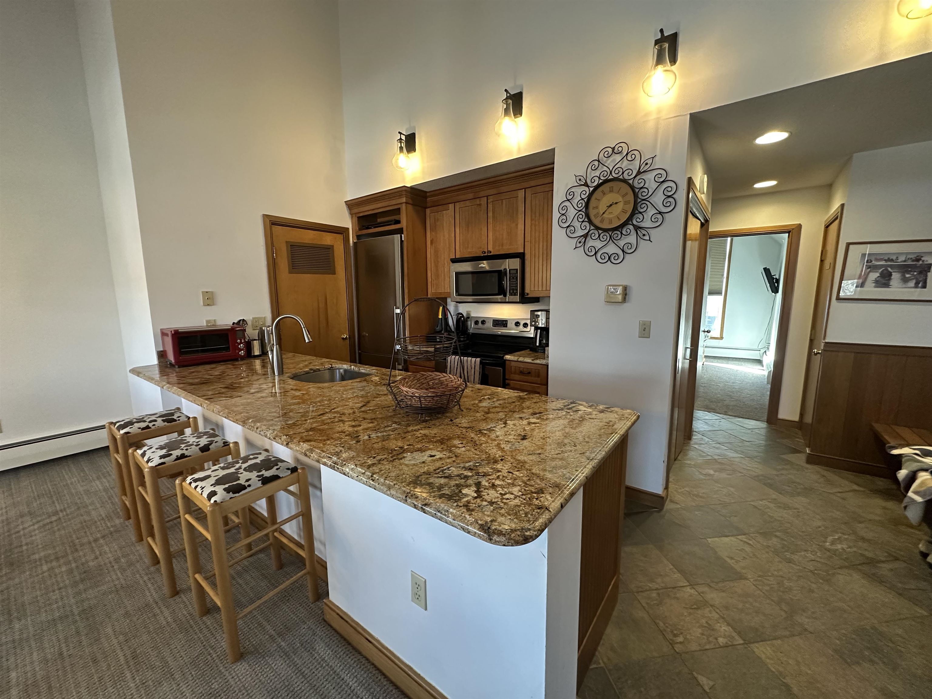 4 Northbrook Village Road, Unit B33 West Dover, VT 05356 - Photo 9 of 37