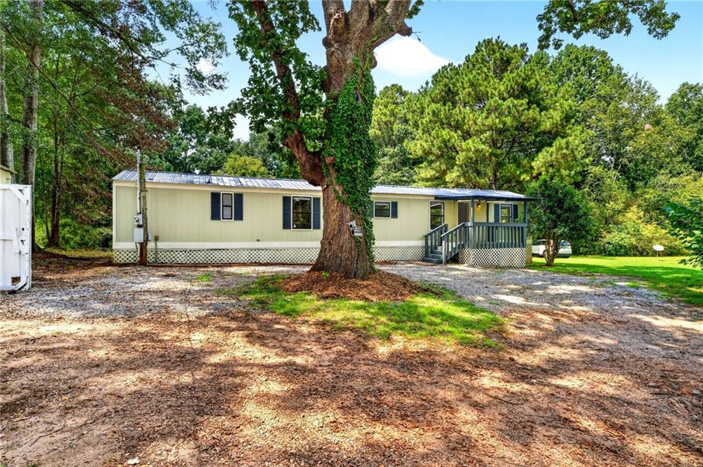195 Hale Road Maysville, GA 30558 - Photo 5 of 41 Gallery Image 5