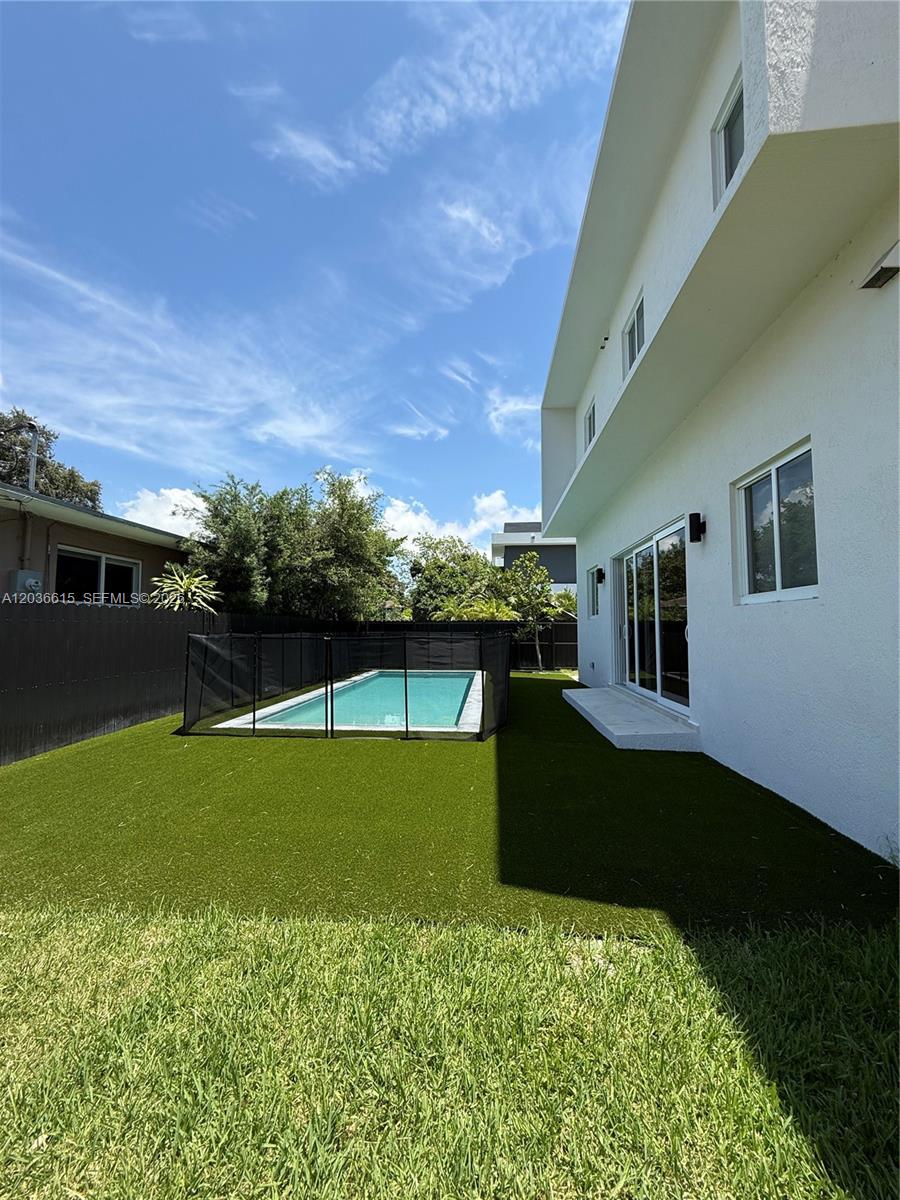 3326 Elizabeth Street Miami, FL 33133 - Photo 22 of 59