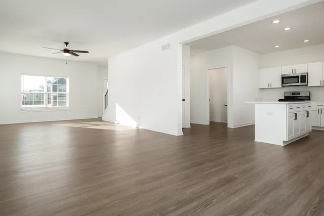 $379,900 | 15571 Finley Way, South Beloit, IL 61080