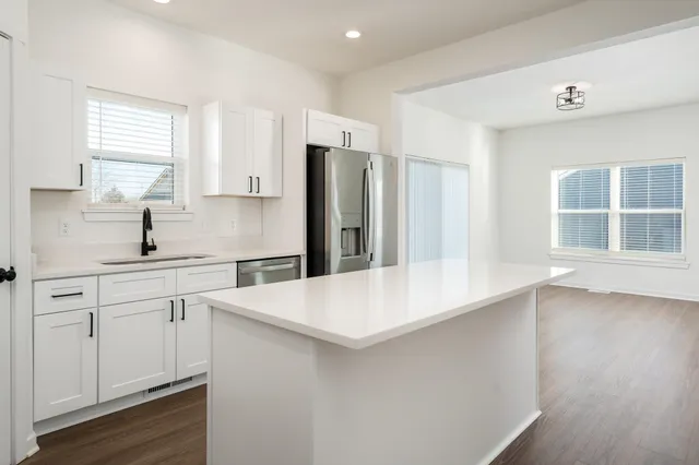 $379,900 | 15571 Finley Way, South Beloit, IL 61080