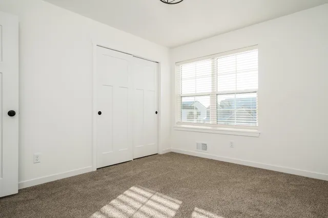 $379,900 | 15571 Finley Way, South Beloit, IL 61080