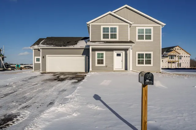 $379,900 | 15571 Finley Way, South Beloit, IL 61080